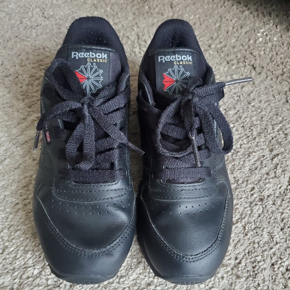 Reebok classic little kids size 1.